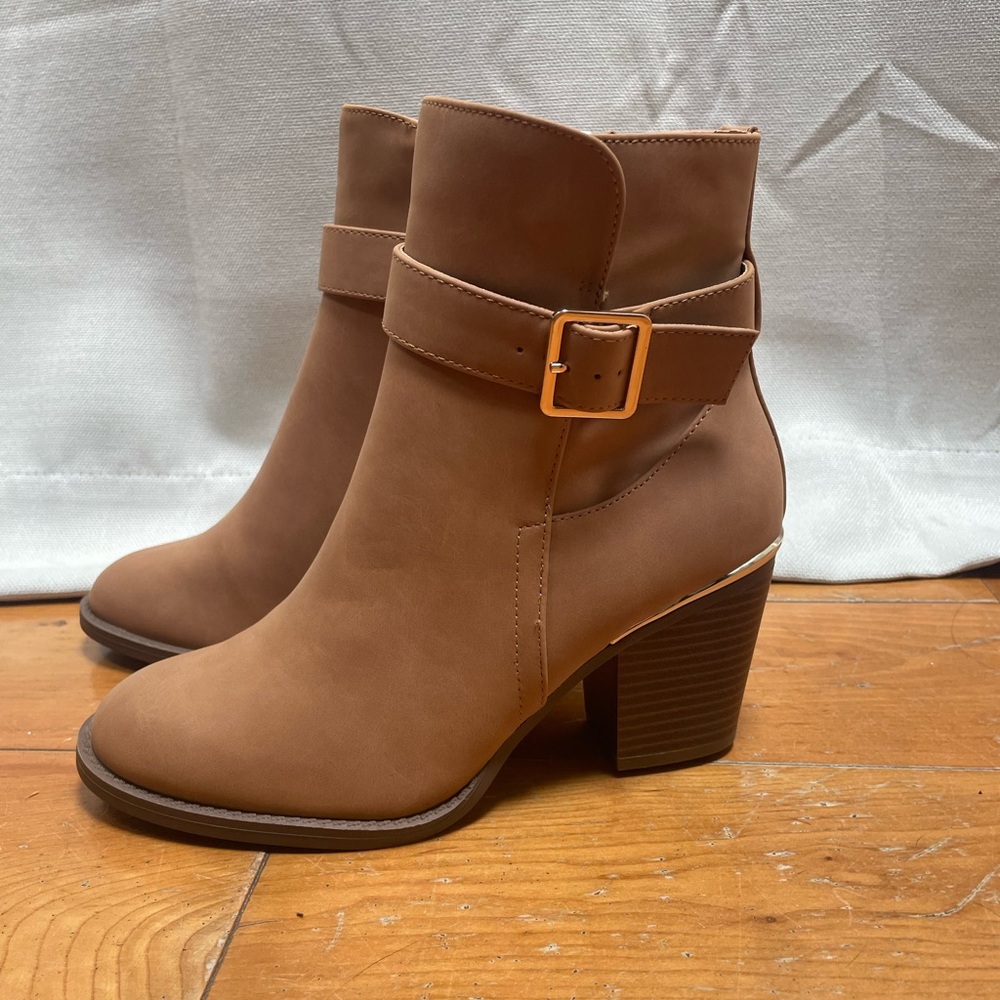 Classic Brown Ankle Boots with Buckle Detail